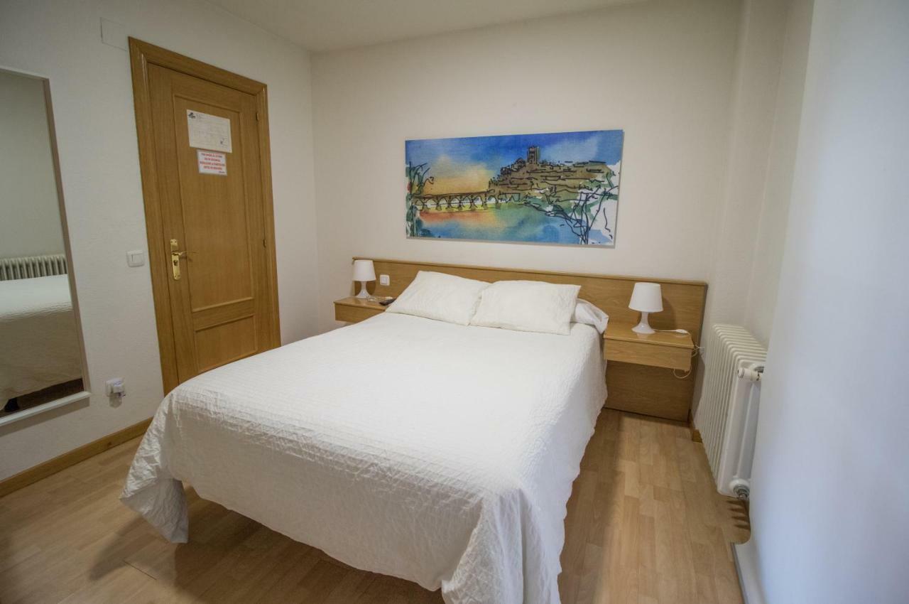 Pension Oasis Zamora Luaran gambar
