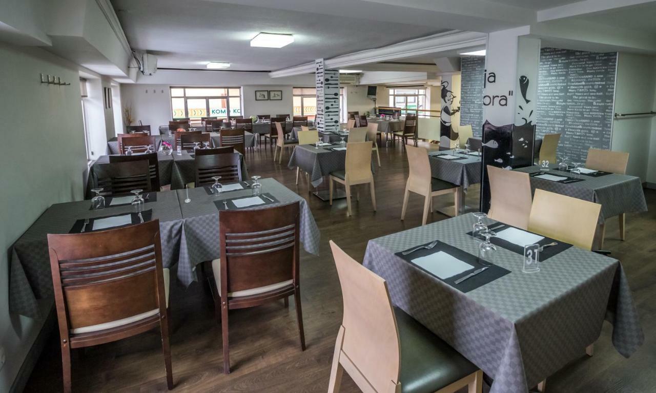 Pension Oasis Zamora Luaran gambar